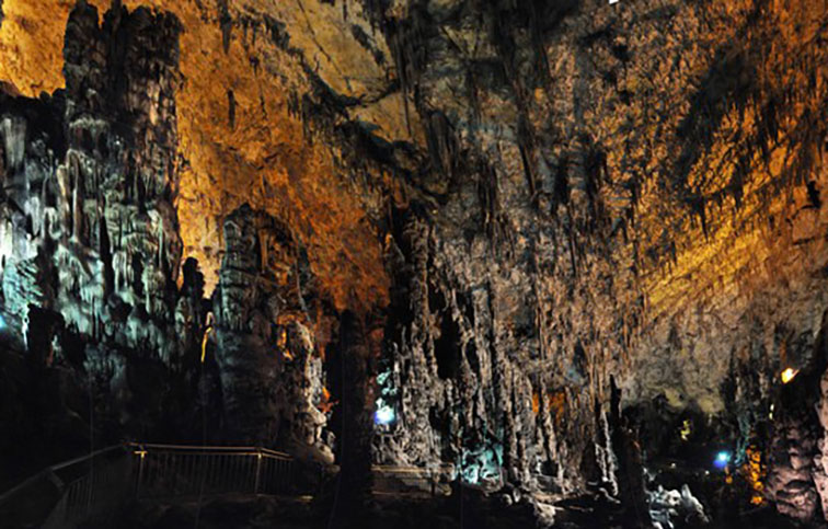panoramica grotte di collepardo